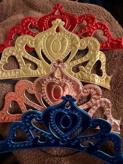 Fabric Crown Set of 19