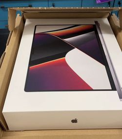 Macbook Pro M5 (Read the Description)
