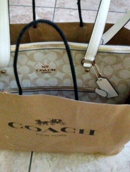 Coach Gallery Tote New With Tags 100% Authentic