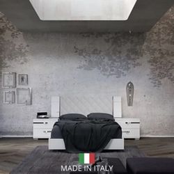 Modern Italian 4 Pcs White Queen Size Bedroom Set 