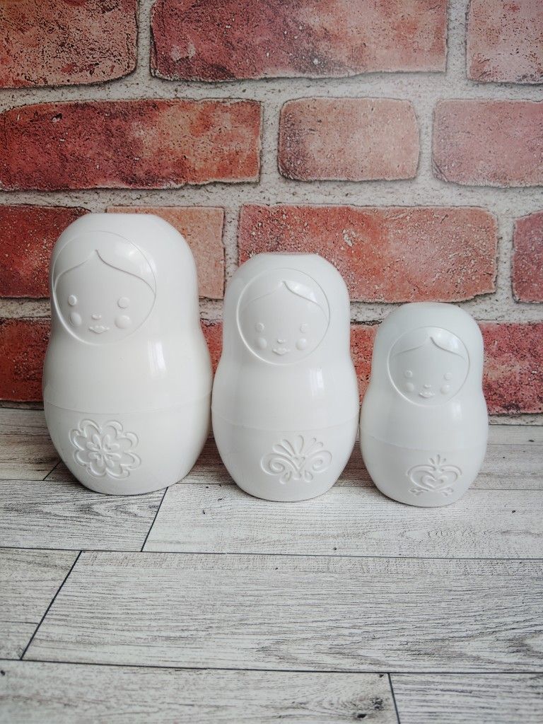 Matryoshka Measuring Cups ~ Set of 3, White - Fred & Friends M-Cups