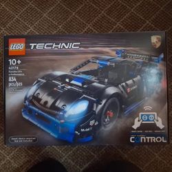 Technic Porsche GT4  E-Performance 