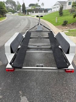 Boat trailer