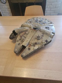 1995 Millennium Falcon Star Wars Toy