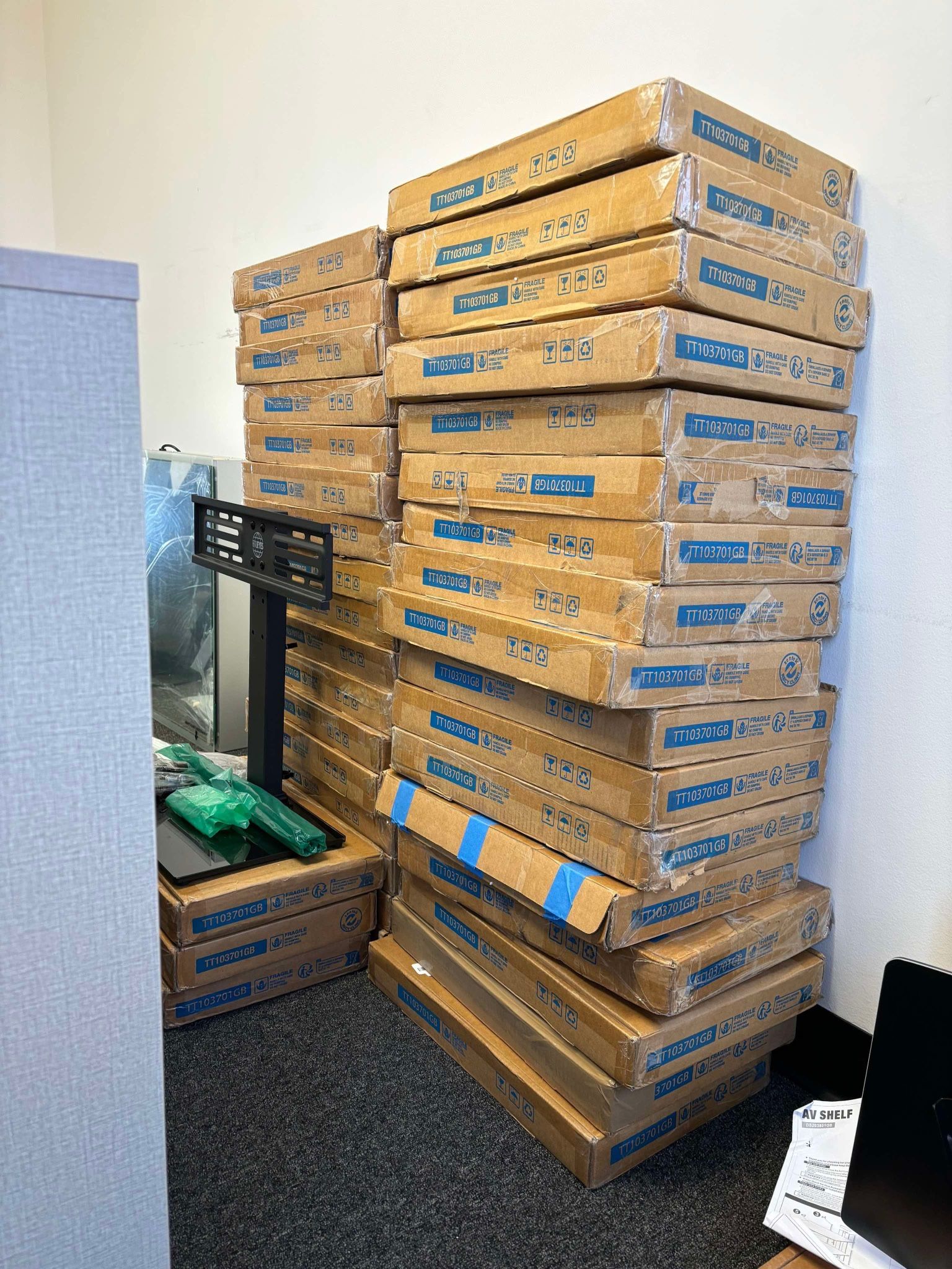 FITUEYES Universal TV Stand Table Top TV Stand for 27-55 inch TVS( $10 each)(open box)