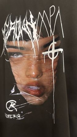 Graphic tee