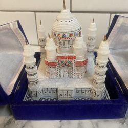 White Marble Taj Mahal Hand Carving Replica