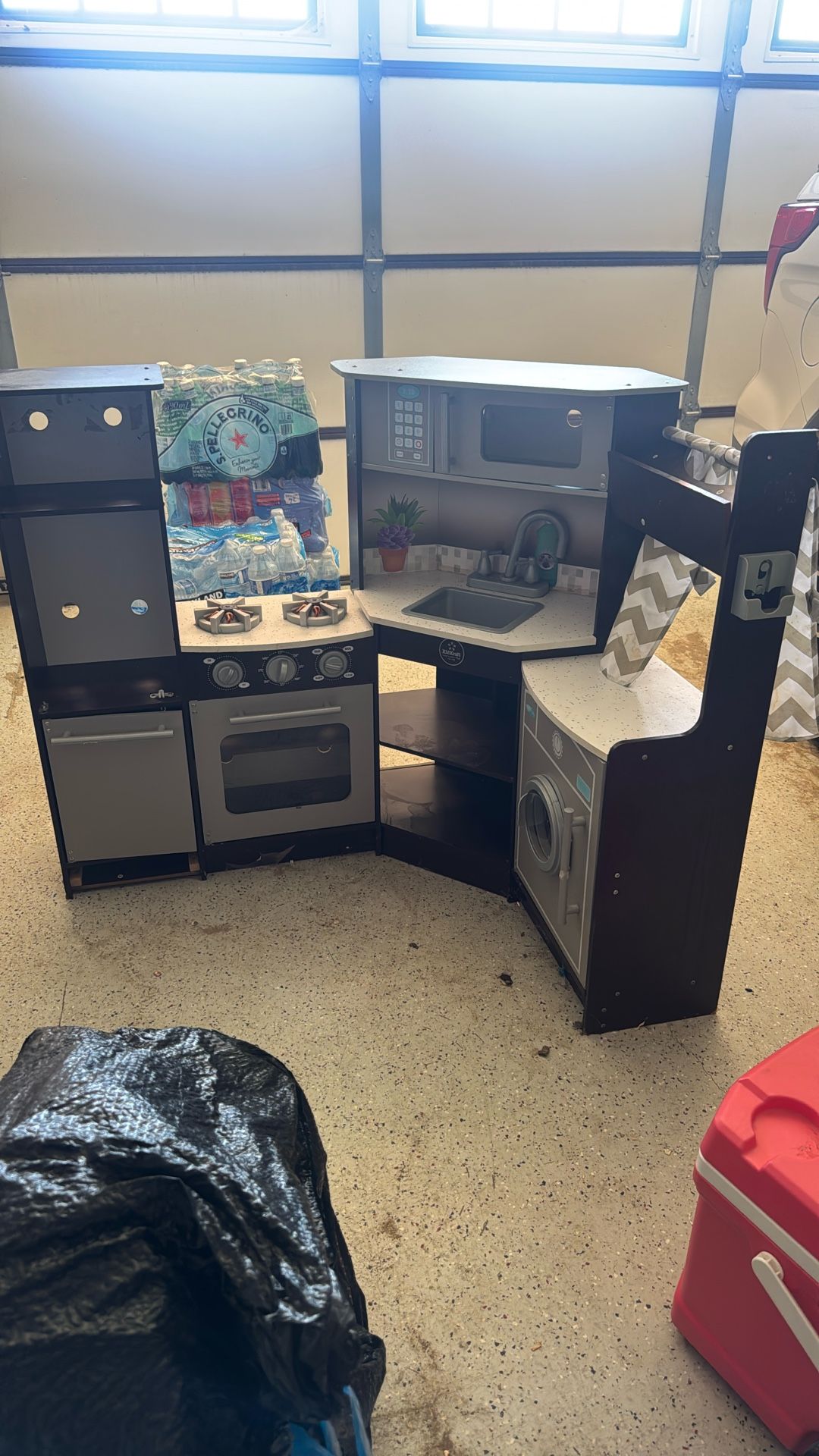 Play kitchen