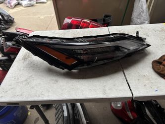 Nissan rogue Right Headlight Oem