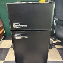 Mini Fridge 3.2 cu. ft.