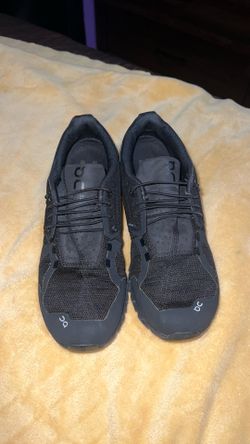 On cloud shoes size 9 male