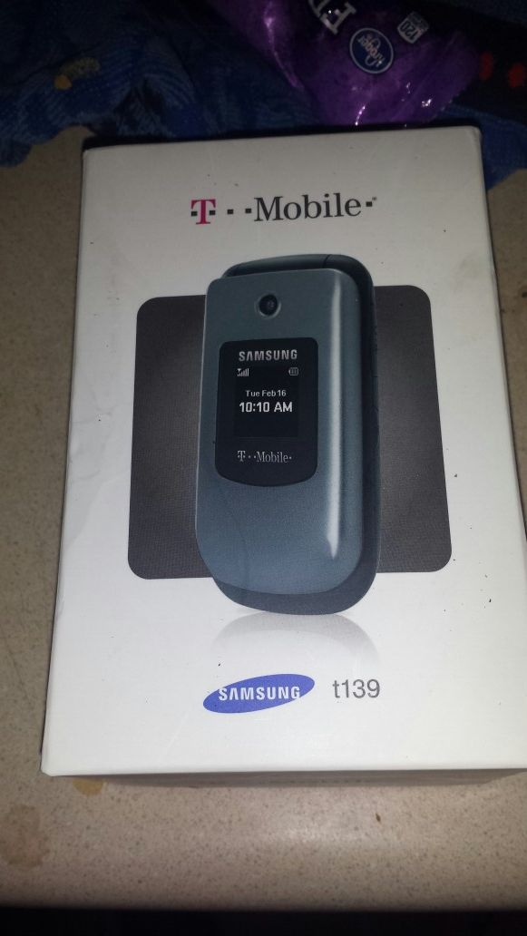 Samsung t139 Flip Phone (T-Mobile)