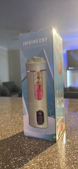 Portable Rechargeable Blender & Juicing Cup – USB Personal Smoothie Maker (New)