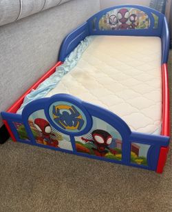 Kids/Toddler Spider-Man bed