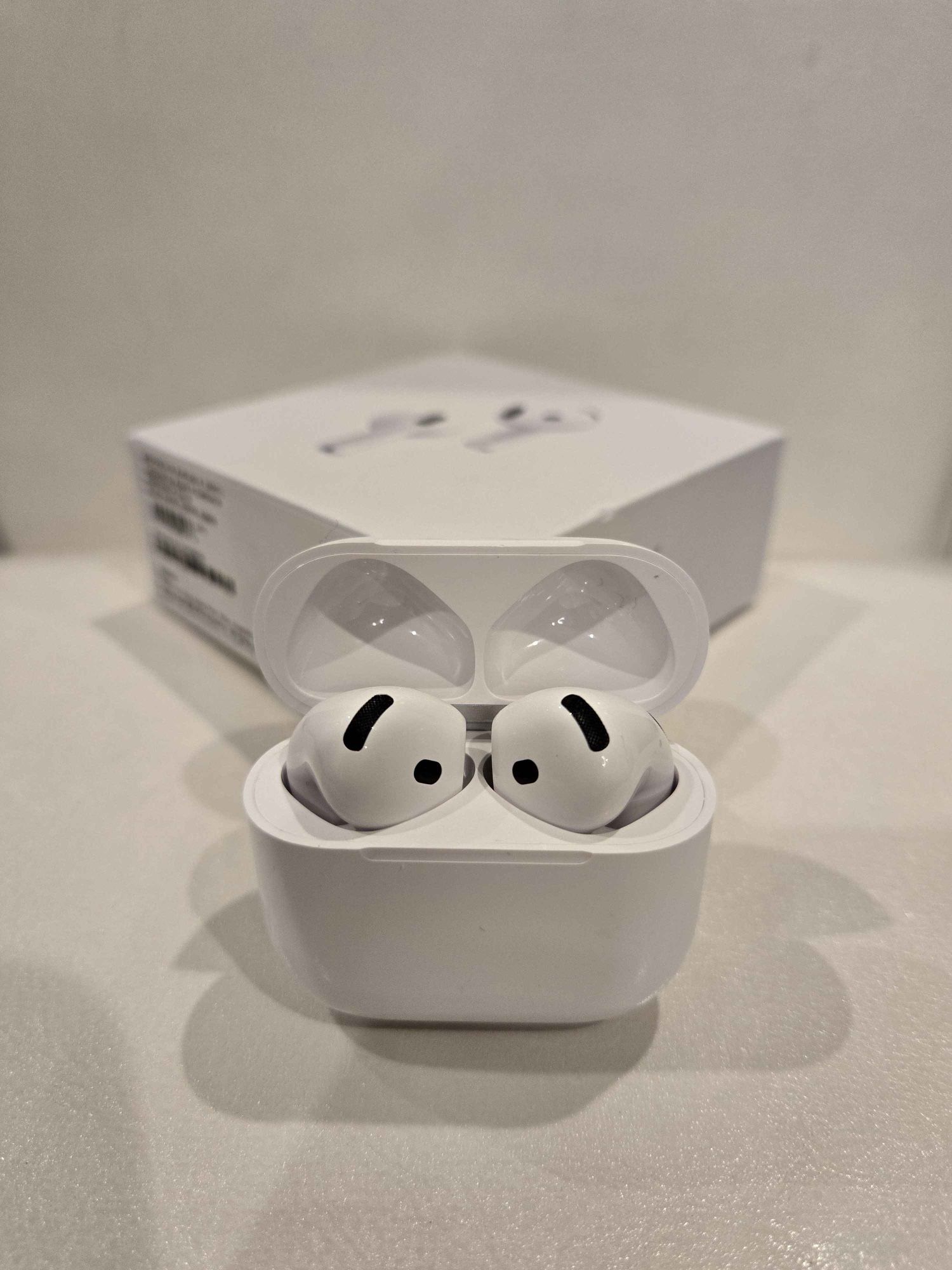 AirPods 4 Active Noise Cancellation