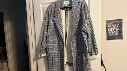 Women’s blue plaid blazer