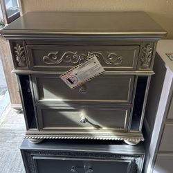 Nightstand 