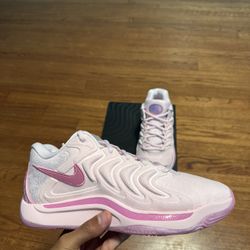 Nike KD 17 NRG Aunt Pearl Size 8M/9.5W