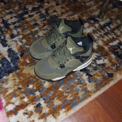 Jordan 4s