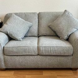 Loveseat 