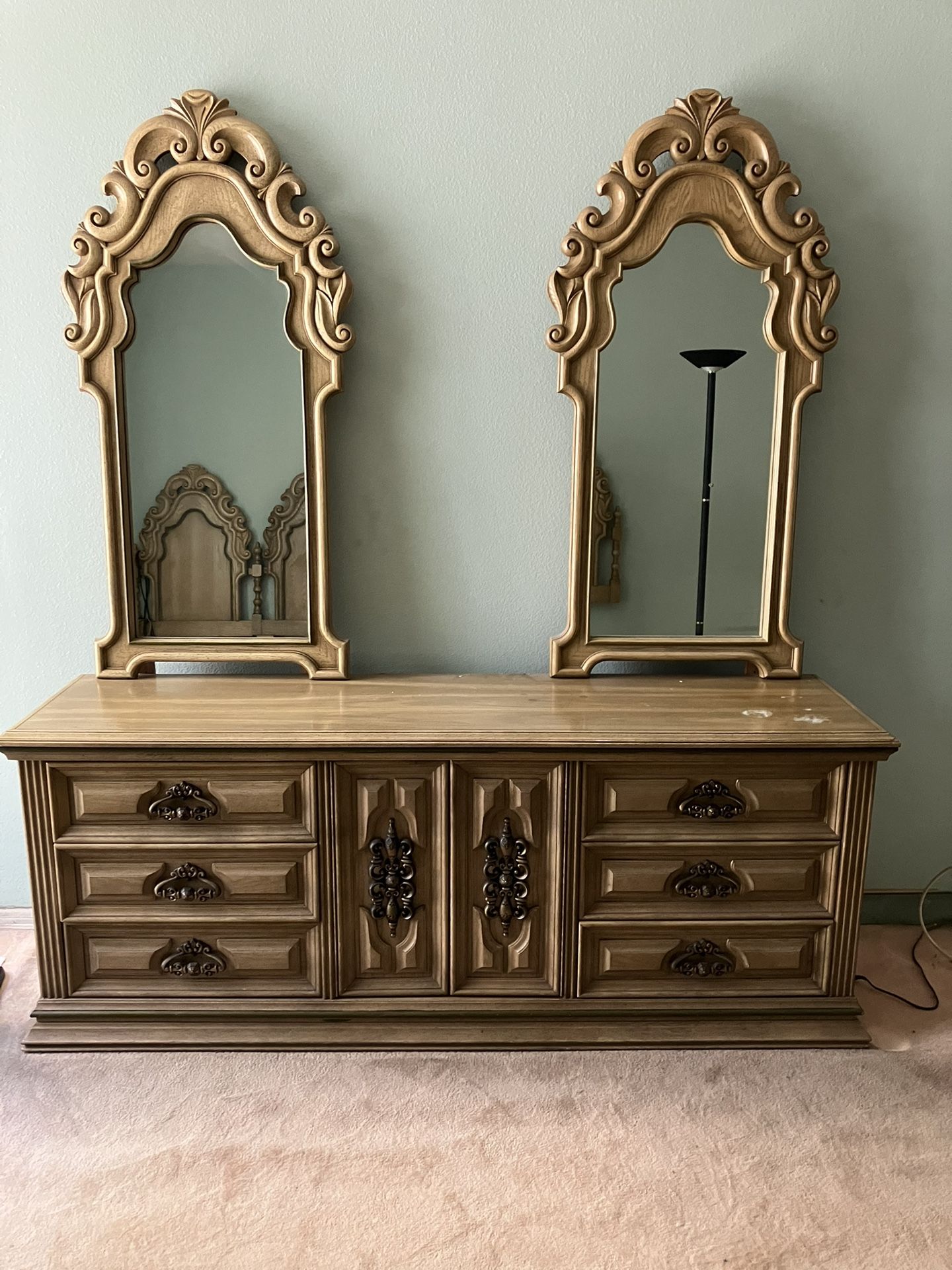 Beautiful Dresser Hollywood Regency