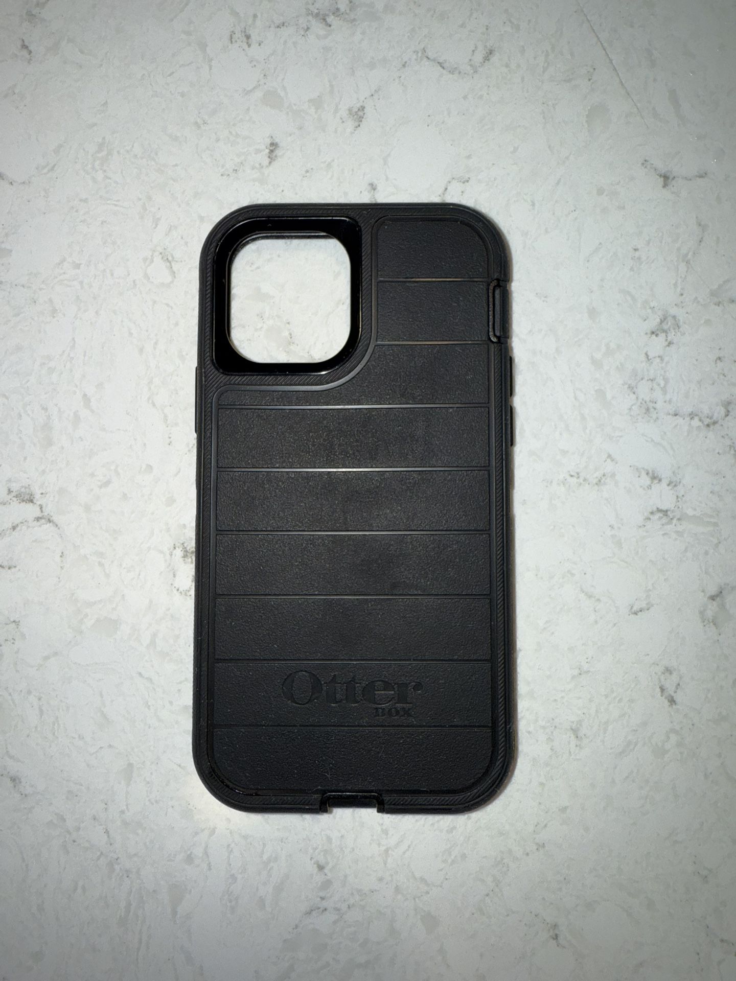 OtterBox Defender Pro iPhone 14 Pro– Great Condition