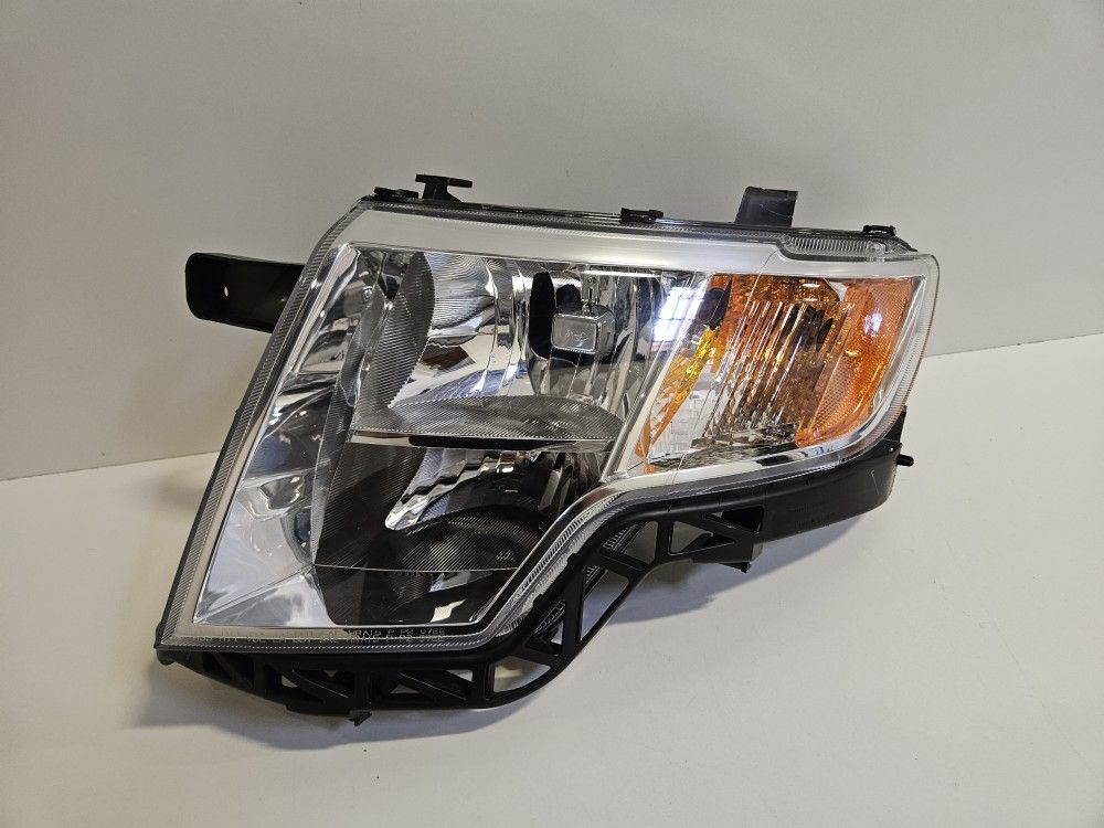 2007 2008 2009 2010 FORD EDGE LEFT HALOGEN HEADLIGHT WITH CHROME INNER 