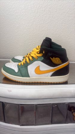 Jordan 1 mids retro sonics size 9 men’s