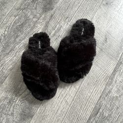 BLACK NINE WEST SLIPPERS SIZE 5-6