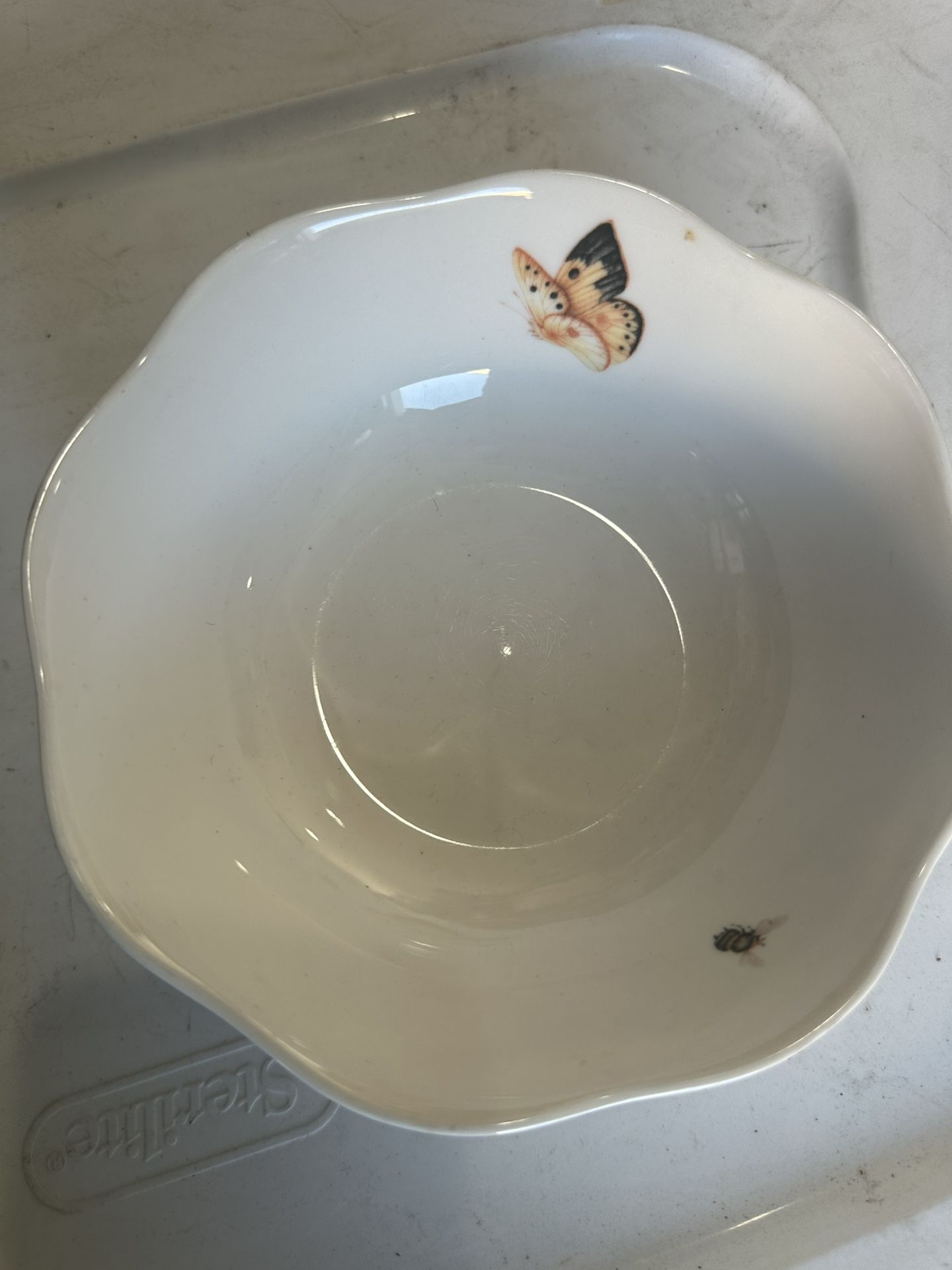 Lenox Butterfly Meadow all-purpose bowl made of chip-resistant porcelain