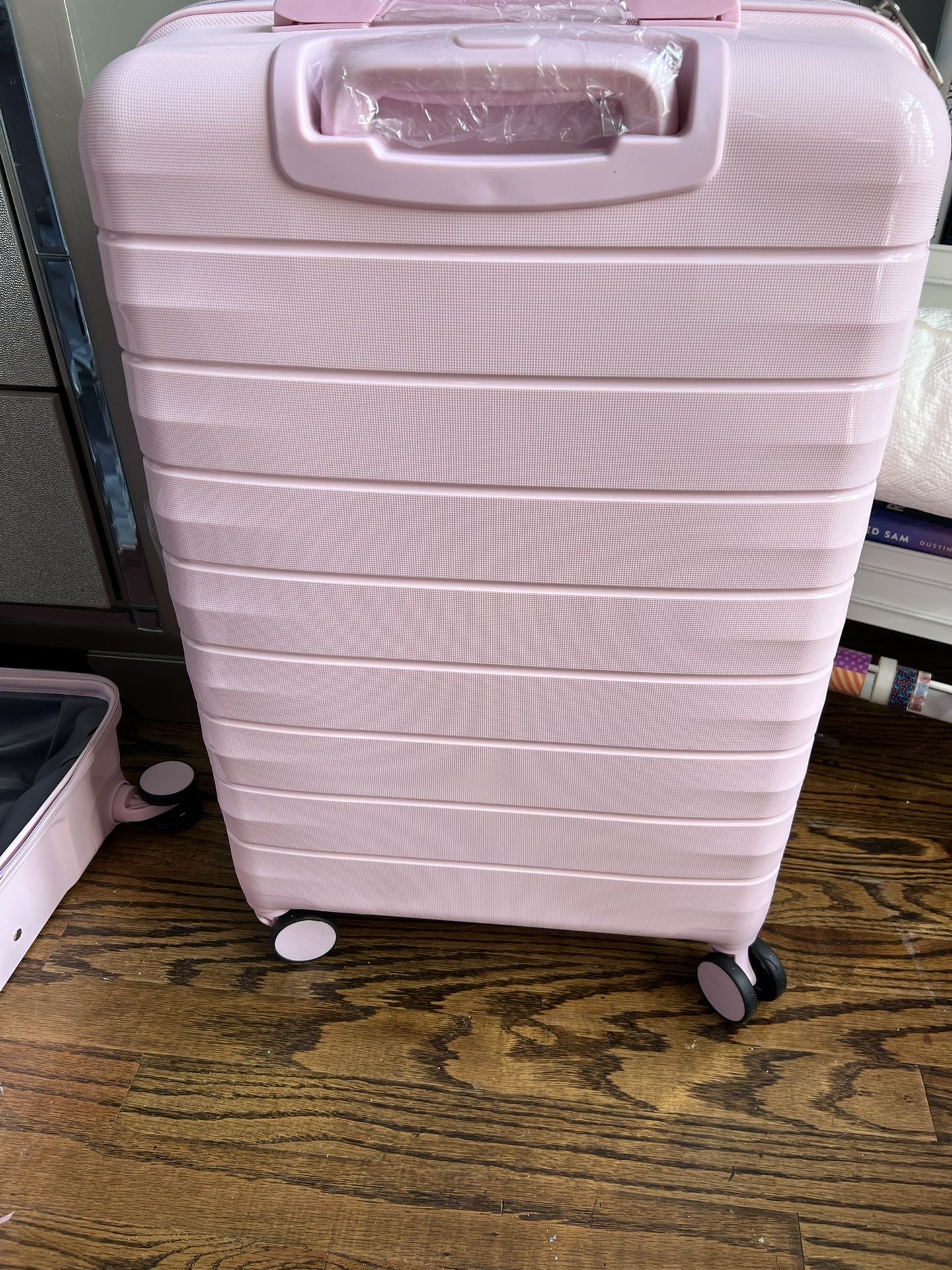 Brand New 24 Inch Travel Suitcase 