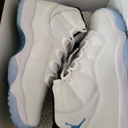 Jordan 11 Legend Blue size 10 & 10.5