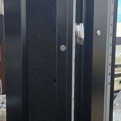 Kaer Gun Storage. Fits 2 - 3 Rifles. "NEW"