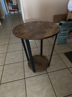 Round 2-Tier Side Table Industrial Style