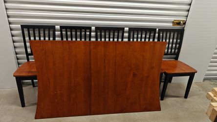Dining Table + 5 Chairs – Solid Wood – MUST SELL THIS WEEKEND $125
