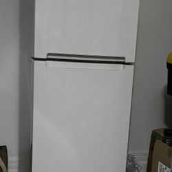 Whirlpool 6.5 Cu Refrigerator