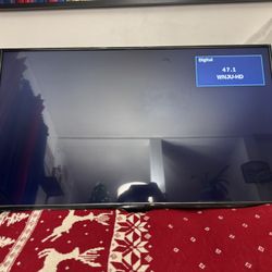 INSIGNIA 43” LED TV 