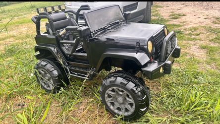 Boys electric car ( needs battery)