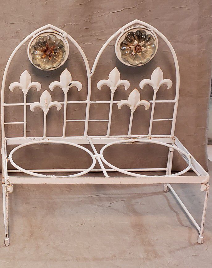 Foldable Double Pot Metal Bench Planter With Glass Flower Accents.