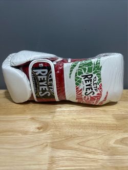 Cleto Reyes 16Oz Boxing Gloves