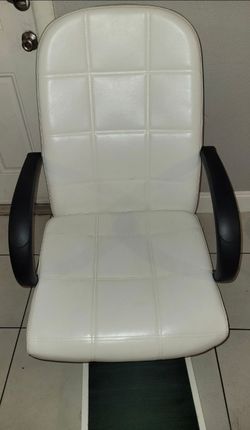 Pedicure chair in good condition
