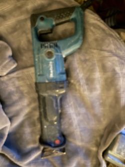 Makita sawzal