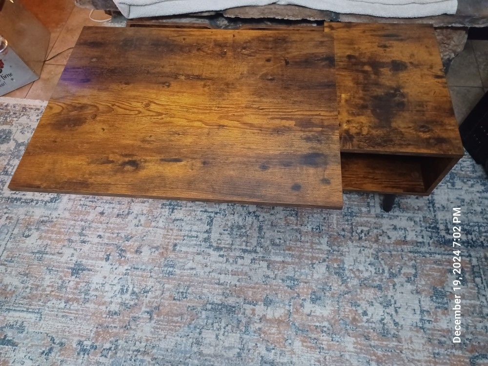 FREE - Lift Top Coffee Table