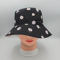 Women's Alice + Olivia By Stacy Bendet Reversible Floral Daisy BucketHat