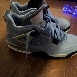 Air Jordan Retro 4 University Blue Size 7