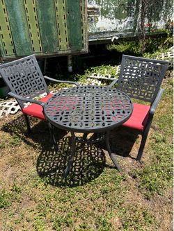 PATIO SET! Need gone