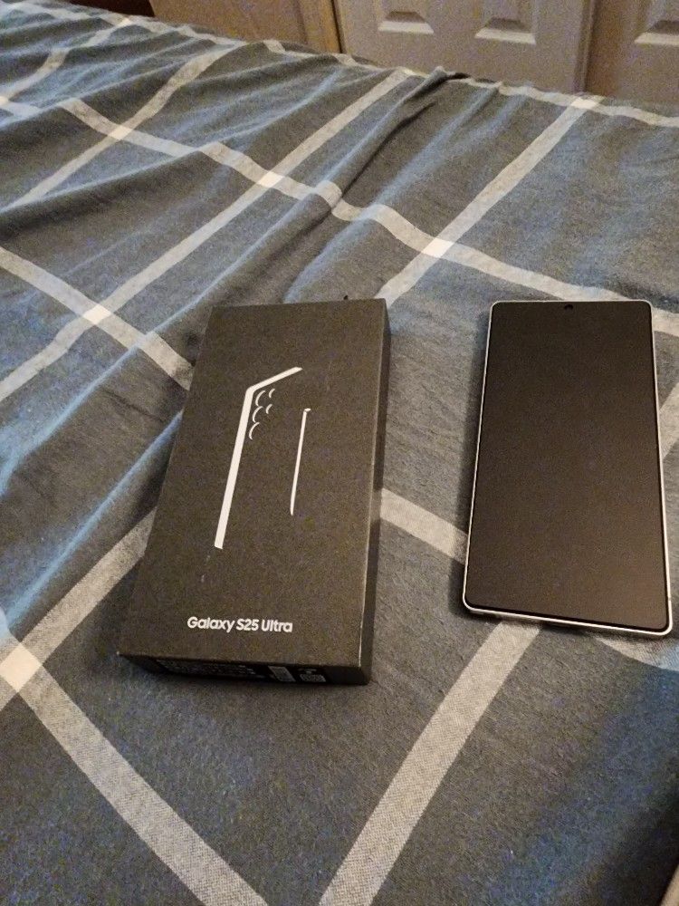 Samsung Galaxy S25 Ultra 512GB Titanium - Nuevo / Brand New
¡Entrega inmediata! ¡Nuevo y listo para ti! / Immediate pickup! Brand new and ready for