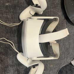 Oculus Quest 2 VR (READ DESCRIPTION) 