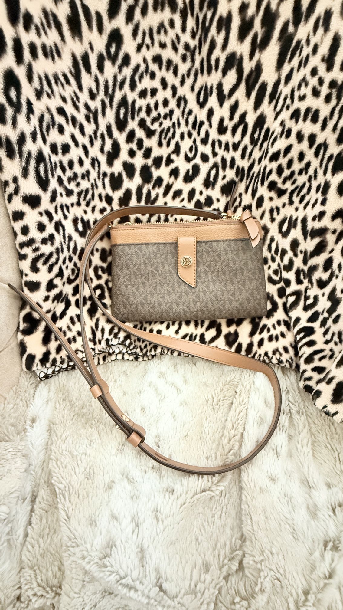 Michael Kors small Crossbody purse/wallet