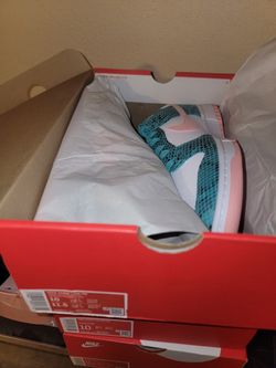 Nike Dunks. Size 10M/11.5W